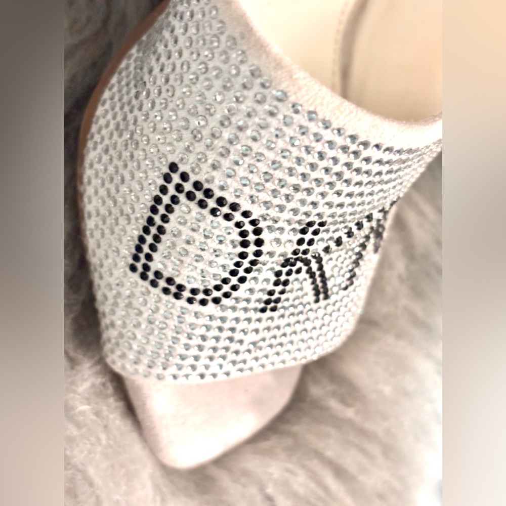 DKNY White with Black bling Summer Snazzy Shoes - Picture 7 of 8
